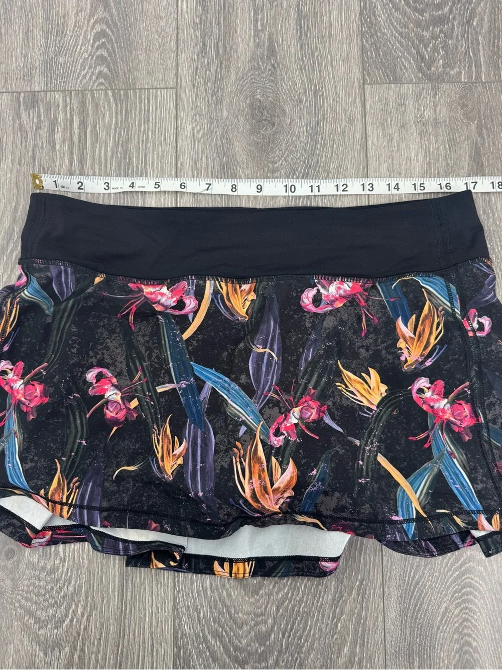 Lululemon Pace Rival Skirt Size 10 Black Floral Tennis Skort Zip Pocket